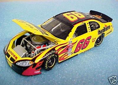 BILLY PARKER 2004 DURAFLAME NASCAR #66 124 SCALE MIB  