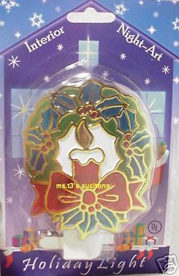 CHRISTMAS WREATH NIGHT LIGHT ~ STAINED GLASS APPEARANCE  