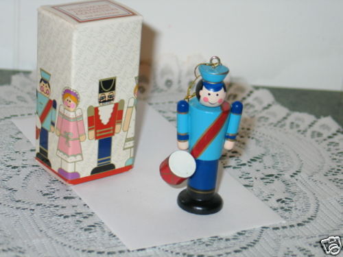 AVON 1984 NUTCRACKER ORNAMENT COLLECTION SOLDIER  